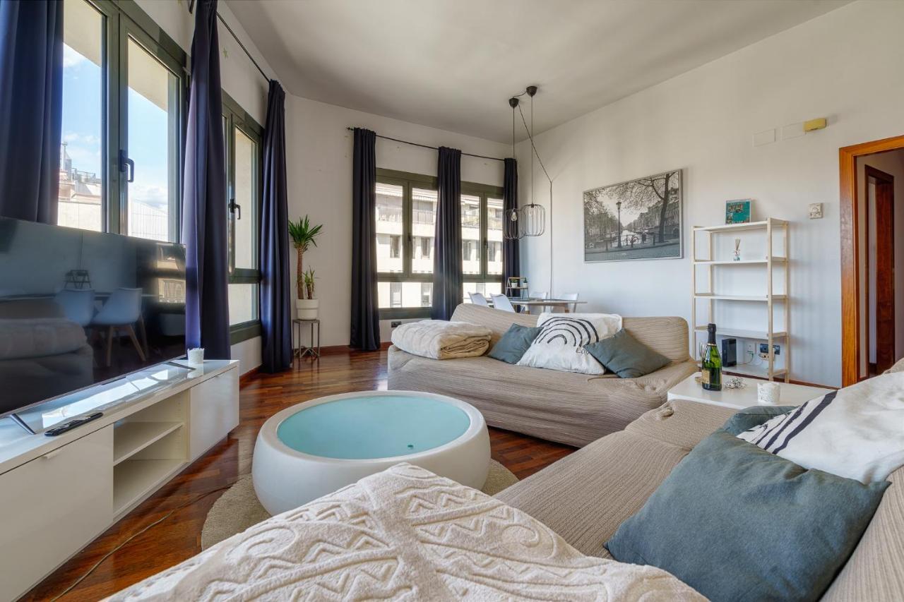 Espectacular Loft En Centrico Edificio Singular Appartement Manresa Buitenkant foto